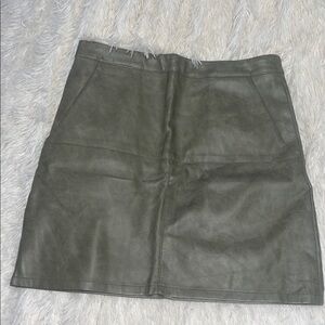 New! w/out Tags 🏷️ ✨ “Shinestar” Olive Mini Faux Leather Skirt- Size Small